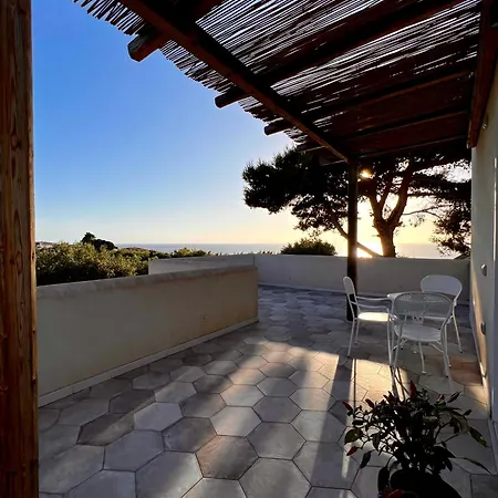 Casa Cunaci * Capo Vaticano