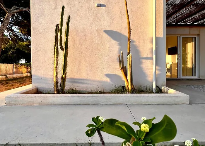 Casa Cunaci Alojamento de Acomodação e Pequeno-almoço 4*